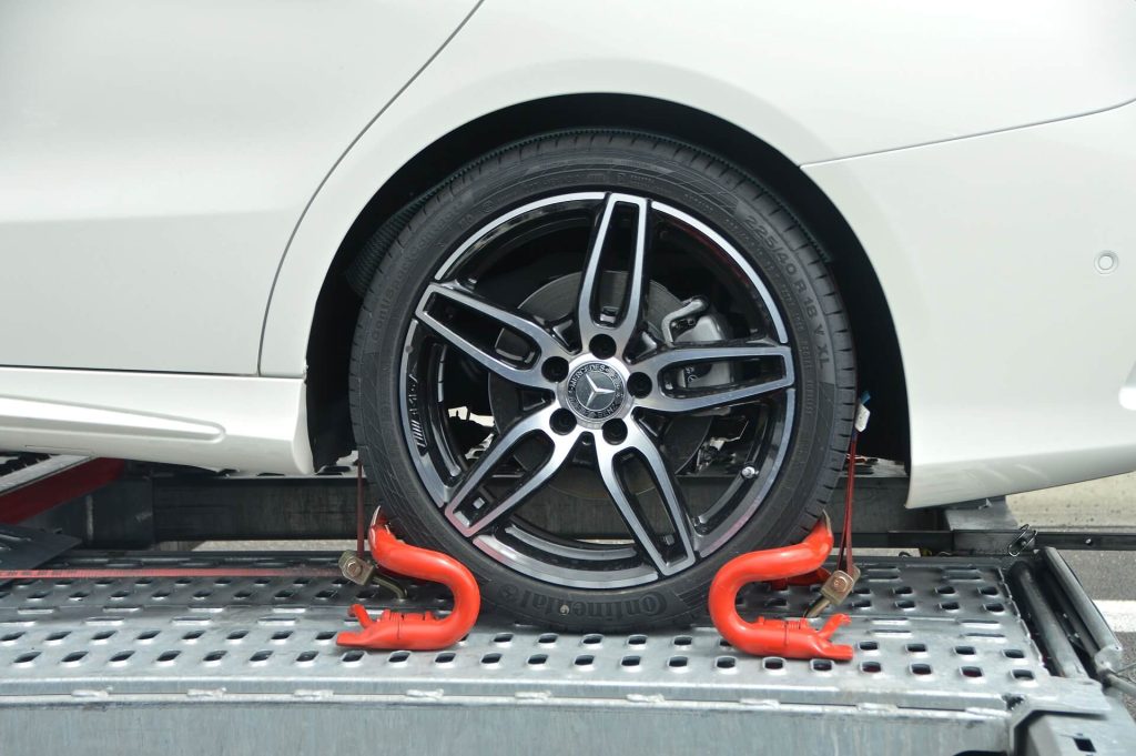 car tire trapped towing 1024x681.jpg